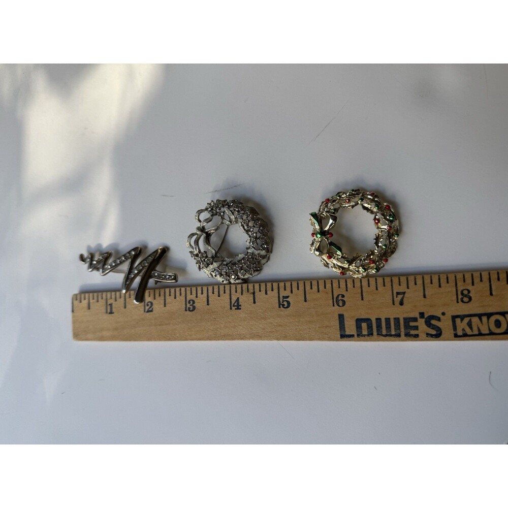 Set 6 Vintage Christmas brooch Gold / Silver Tones Faux Gems Costume Wreath Tree - Picture 8 of 13